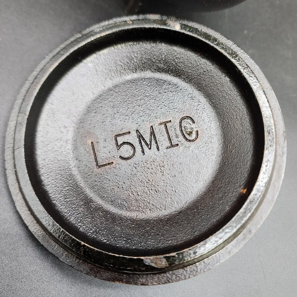 Lodge Miniature Black Cast Iron Cauldron L5MIC Pot Lid Rustic Farmhouse Decor
